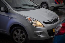 Fietser gewond na botsing met auto in Haarlem-Noord