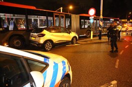 Lijnbus en auto in aanrijding