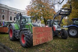 Boeren protesteren voor provinciehuis Noord Holland
