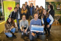 Studenten Nova College Handel werken aan hospitality