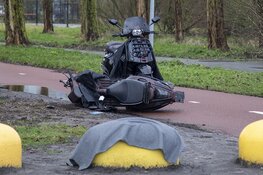 Scooterrijdster gewond bij ongeval op de Rotondeweg in Haarlem