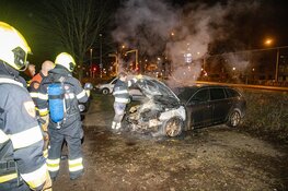 Auto uitgebrand aan de Oudeweg in Haarlem