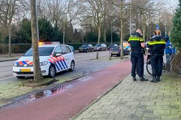 Scooterrijder krijgt geen voorrang en gaat onderuit