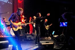 Bowie feestje in Patronaat met Thin White Duke