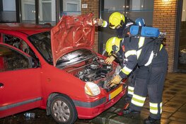 Auto in de brand gestoken aan de Freddie Oversteegenstraat in Haarlem