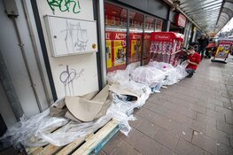 Pallets met WC rollen vliegen de winkel uit