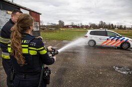 Agente krijgt "cursus blussen" na brandje in Haarlem