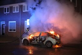 Auto in de brand gestoken in Haarlem