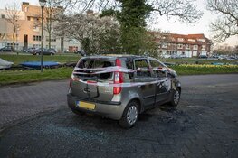 Weer autobrand in Haarlem, dit keer op de Zomerkade