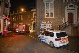 Twee parasols in de brand gestoken naast stadhuis in Haarlem