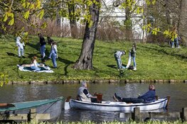 Haarlemmers genieten van het zonnetje