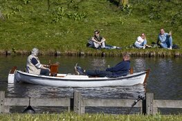 Haarlemmers genieten van het zonnetje