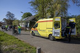 Meerdere personen te water op de Noord Schalkwijkerweg in Haarlem