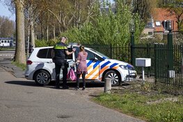 Meerdere personen te water op de Noord Schalkwijkerweg in Haarlem