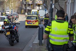 Scooterrijder gewond na botsing met busje in centrum Haarlem