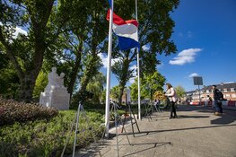 Bijzondere kransleggingen bij monument Jan Gijzenbrug Haarlem