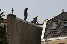 Brandje op dak van woning aan de Brouwersvaart
