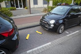 Meerdere geparkeerde auto’s beschadigd na ongeval Zijlweg