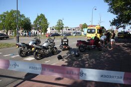 Bestuurder scootmobiel gewond na botsing met motor