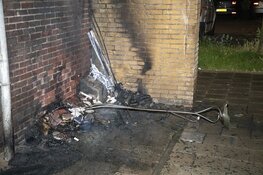 Brand tegen flat aan de Thomas Morestraat in Haarlem