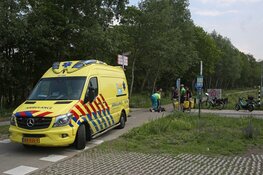 Toerist met fiets onderuit op Zeeweg in Overveen