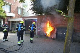 Metershoge vlammen uit Ziggo wijkkast, buurt zonder internet en tv