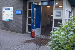 Trappenhuis parkeergarage vol met rook na brand