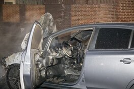Auto uitgebrand aan de Pladellastraat in Haarlem