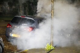 Auto uitgebrand aan de Pladellastraat in Haarlem