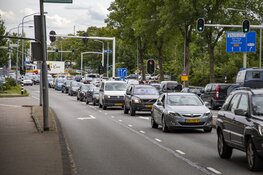 Veel vertraging door ongeval op de Prinsenbrug in Haarlem