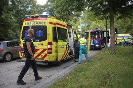 Rokende ambulance komt met pech langs de weg te staan, patiënt in veiligheid gebracht