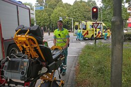 Rokende ambulance komt met pech langs de weg te staan, patiënt in veiligheid gebracht