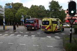 Rokende ambulance komt met pech langs de weg te staan, patiënt in veiligheid gebracht