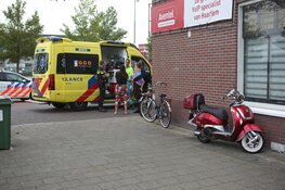 Afslaande automobilist ziet scooterrijder over het hoofd op Spaarndamseweg