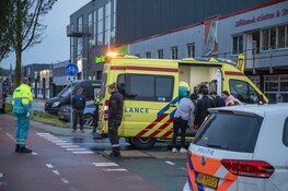 Fietser gewond na aanrijding door busje op de Oudeweg