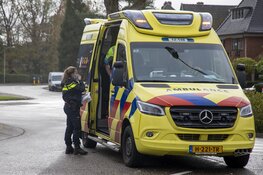 Fietser gewond na botsing met busje in Overveen