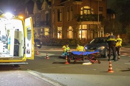 Scooterrijder gewond na aanrijding met auto in Haarlem