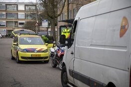 Fietsster gewond na botsing met pakketbezorger PostNL