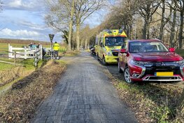 Fietser gewond na aanrijding door auto op de Vogelenzangseweg