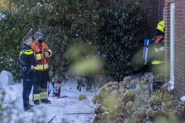 Brand bij werkzaamheden in Heemstede, sneeuwballen gevecht met agent