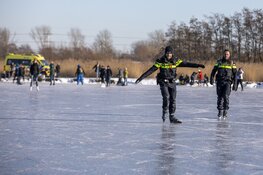 Schaatsplezier op de Veerplas in Haarlem, gewonden bij valpartijen