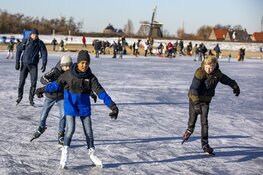 Schaatsplezier op de Veerplas in Haarlem, gewonden bij valpartijen