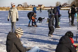 Schaatsplezier op de Veerplas in Haarlem, gewonden bij valpartijen