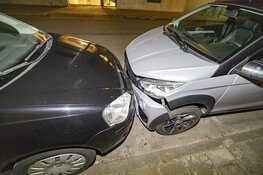 Inparkeren gaat fout in Haarlem-Noord, 4 auto's beschadigd