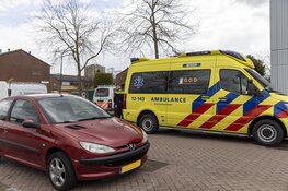 Scooterrijdster gewond na aanrijding met auto
