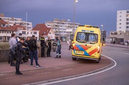 Pizzabezorger onderuit op de Boulevard Barnaart in Zandvoort