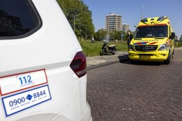 Scooterrijder gewond na botsing met auto in Haarlem