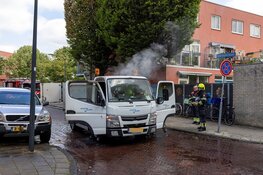 Bakwagen van Spaarnelanden in de brand gevlogen in Haarlem