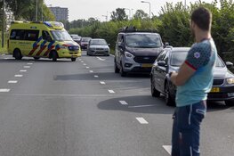 Lange file door ongeval op de N208 in Haarlem