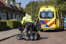 Man op scootmobiel lelijk ten val op de Vondelweg in Haarlem